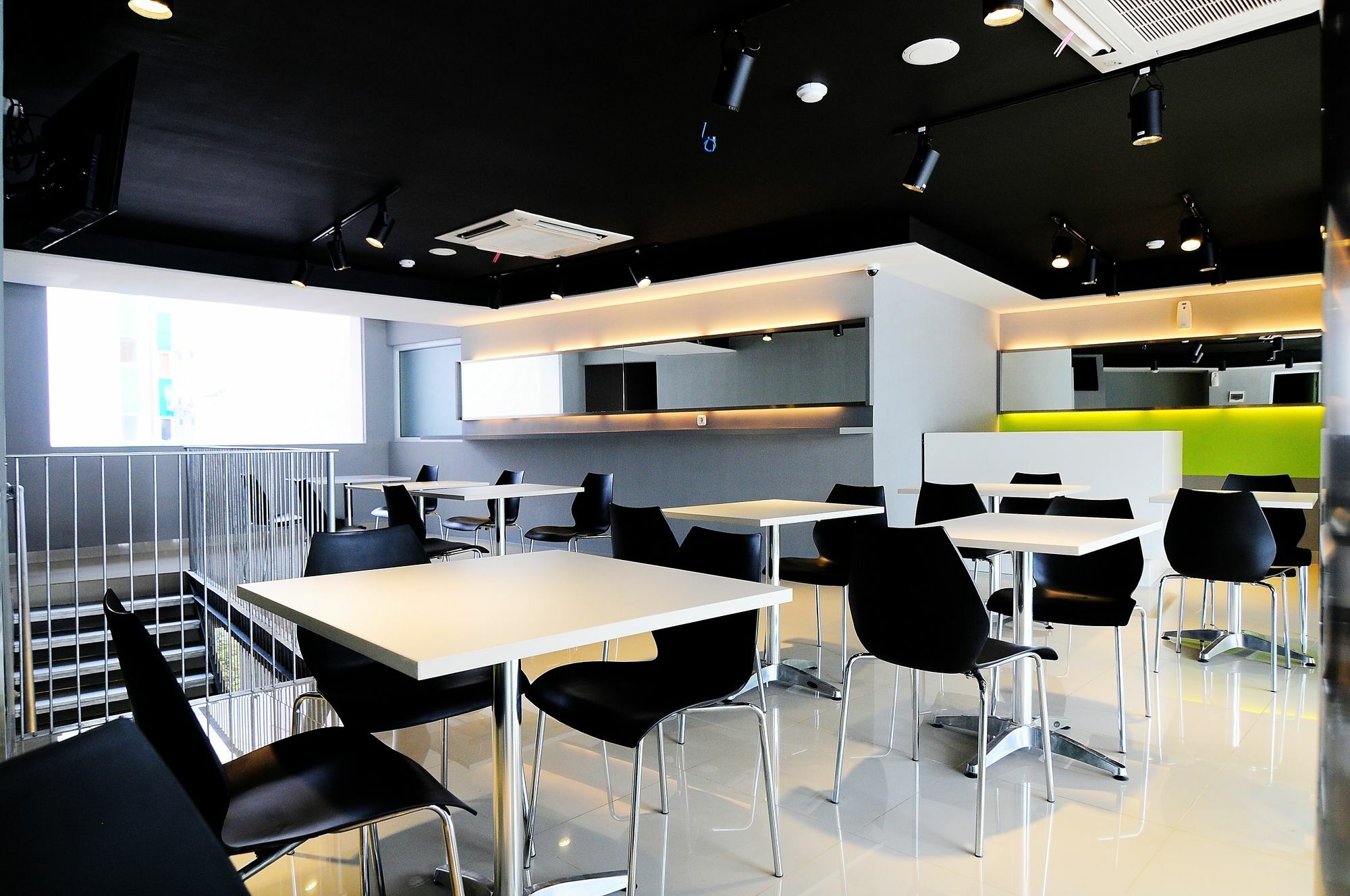 Swift Inn Aeropolis Airport تانجيرانغْ المظهر الخارجي الصورة